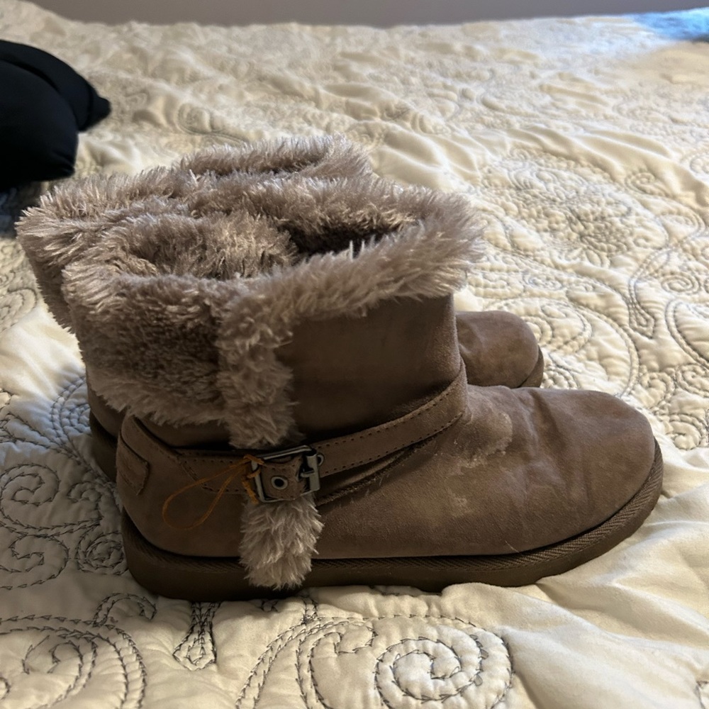 Fluffy brown boots